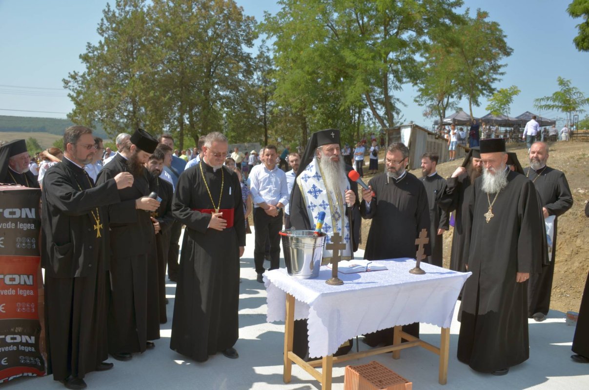 IPS Teofan a resfinţit Biserica „Sfântul Mare Mucenic Gheorghe“ din Copălău 33052