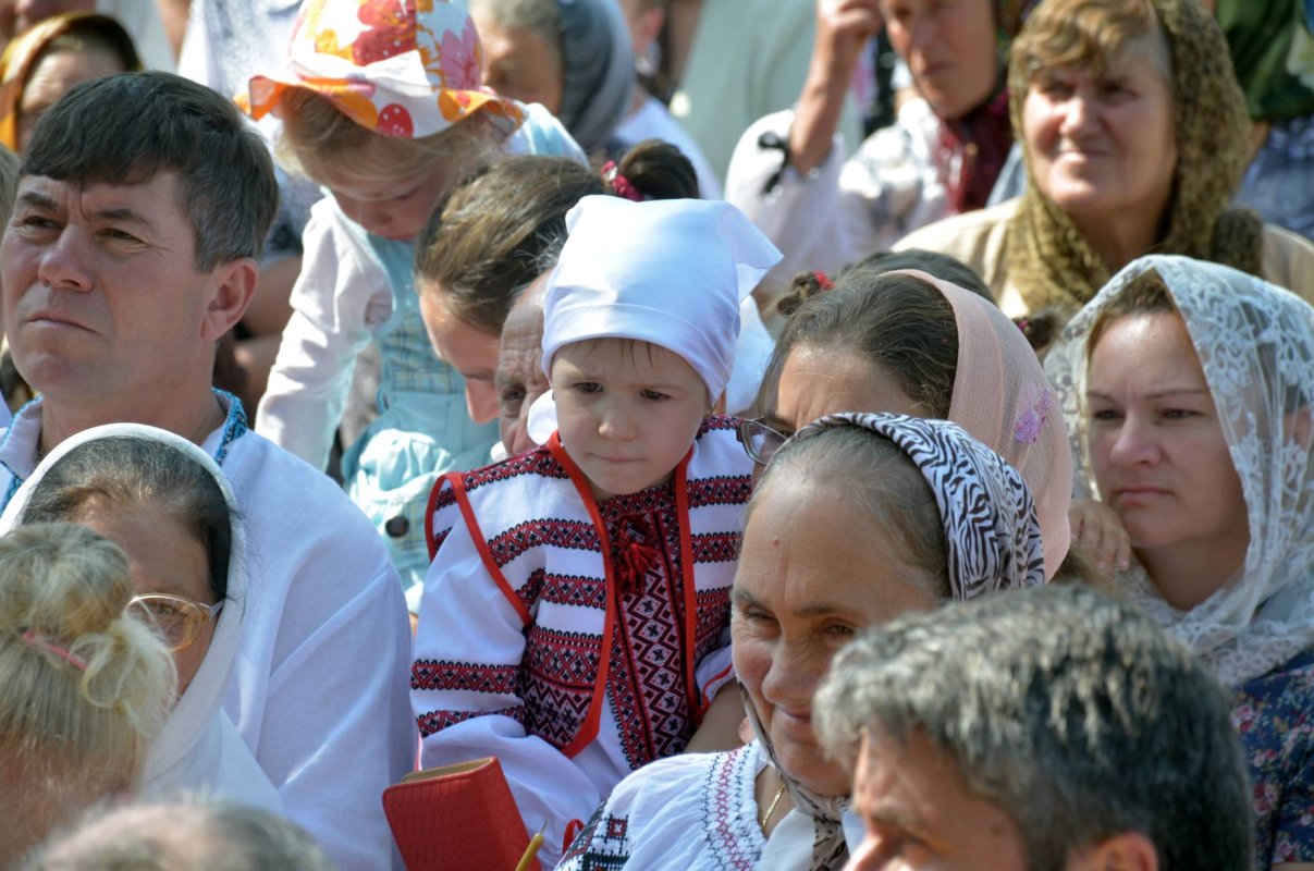 IPS Teofan a resfinţit Biserica „Sfântul Mare Mucenic Gheorghe“ din Copălău 33064