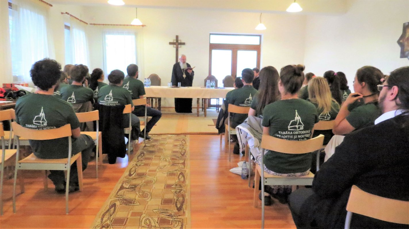 Tabăra de tineret „Tradiție și noutate” de la Mănăstirea Nicula 33077