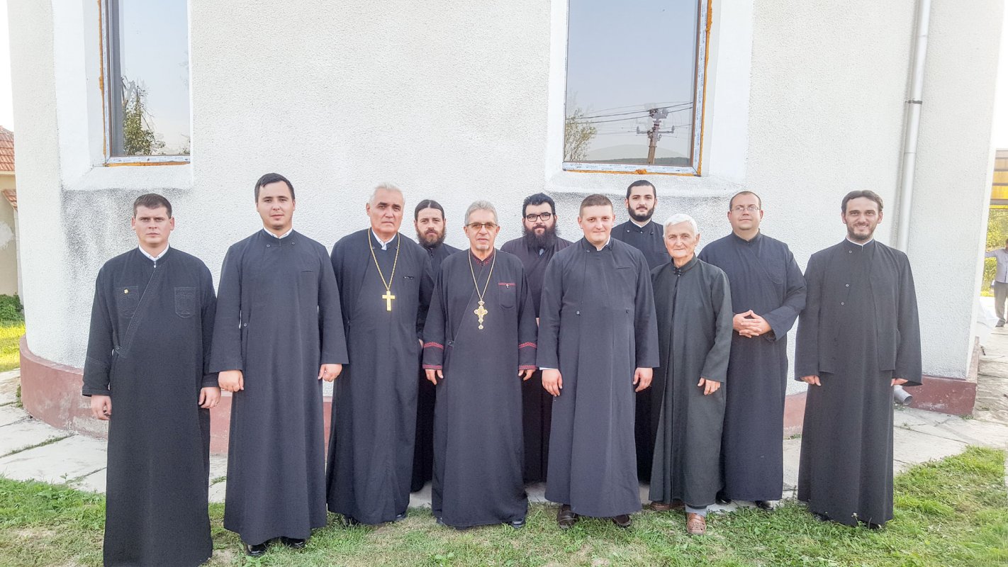 Cerc misionar în parohia arădeană Crocna 33018