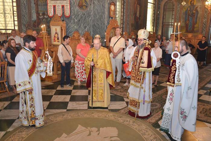 Slujiri arhierești în Mitropolia Munteniei și Dobrogei 33027