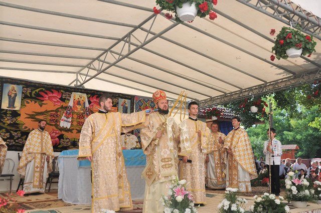 Târnosiri și binecuvântări arhierești în Duminica a 12 după Rusalii 32995