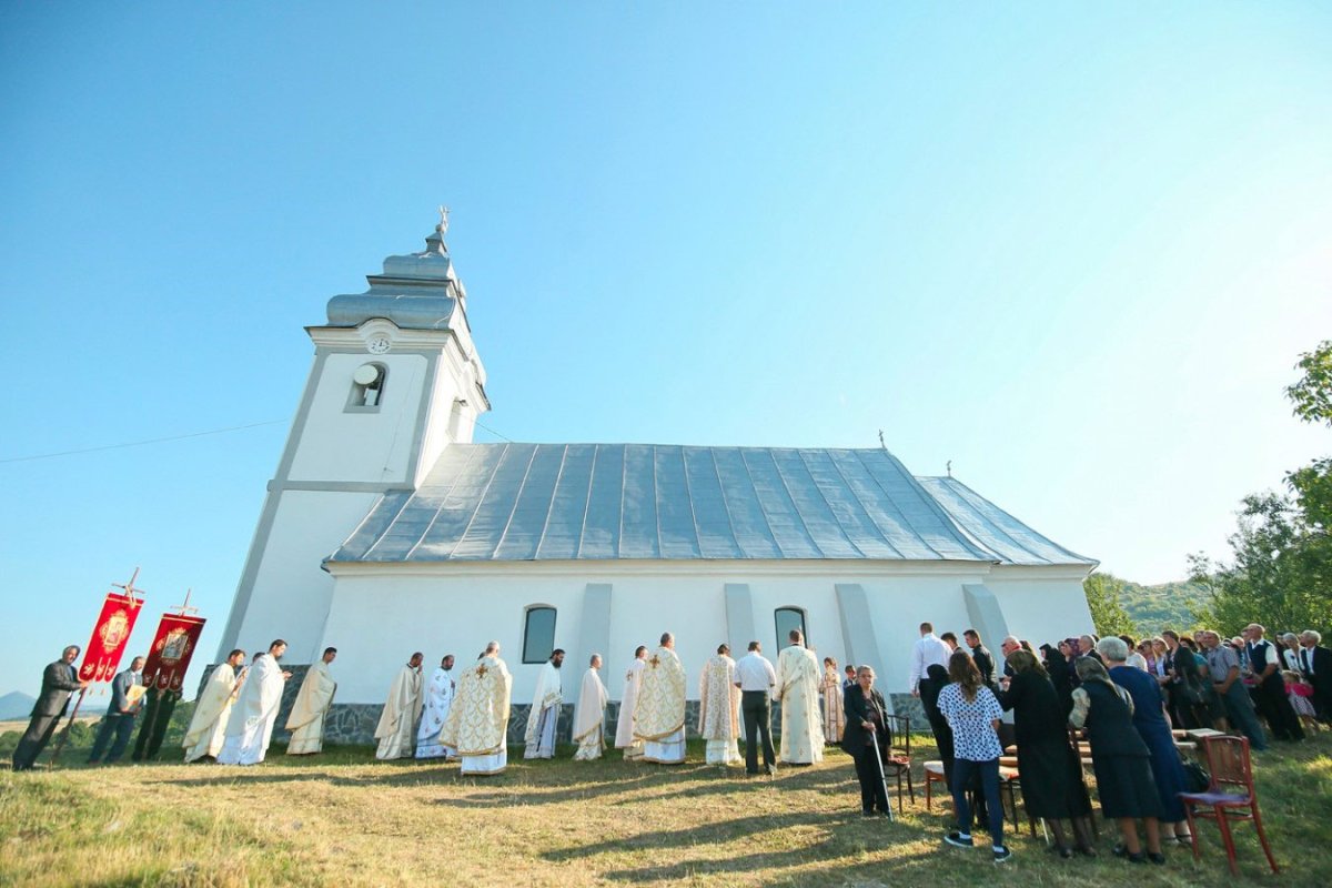 Târnosiri și binecuvântări arhierești în Duminica a 12 după Rusalii 32998