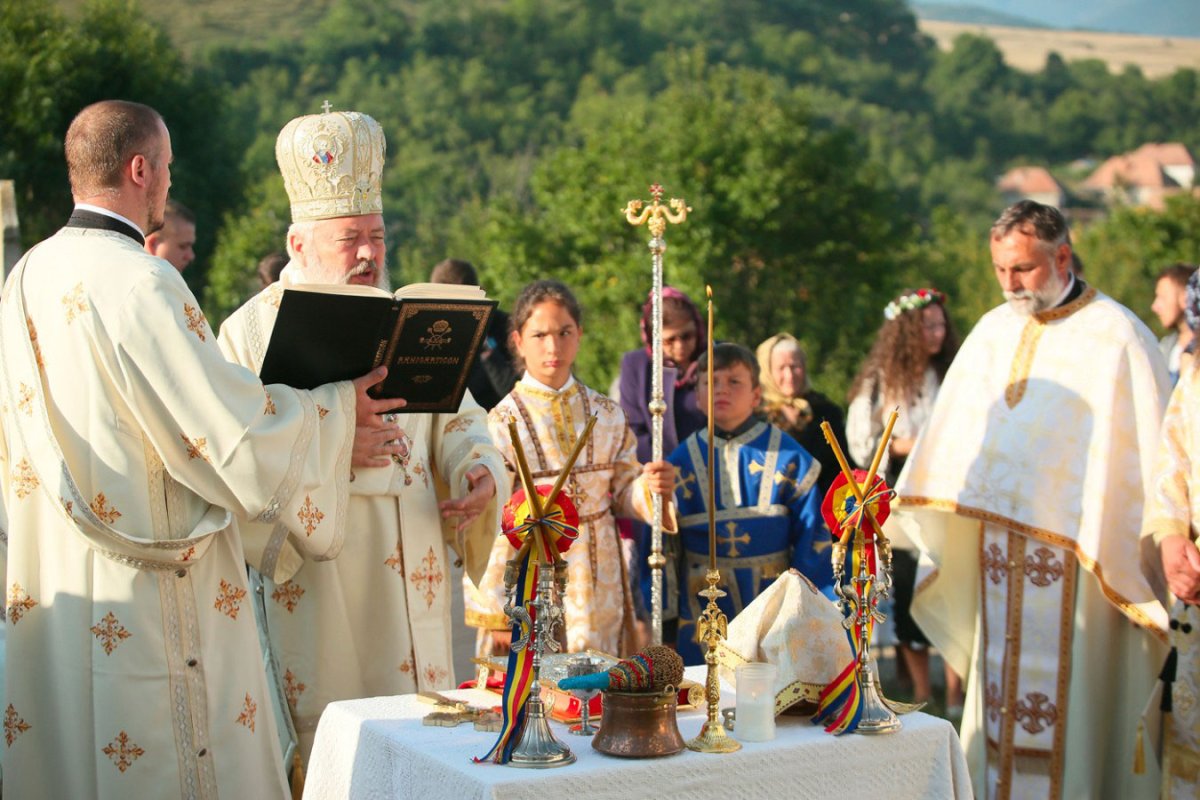 Târnosiri și binecuvântări arhierești în Duminica a 12 după Rusalii 32999