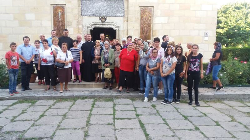 Credincioși argeșeni în pelerinaj de suflet 32946