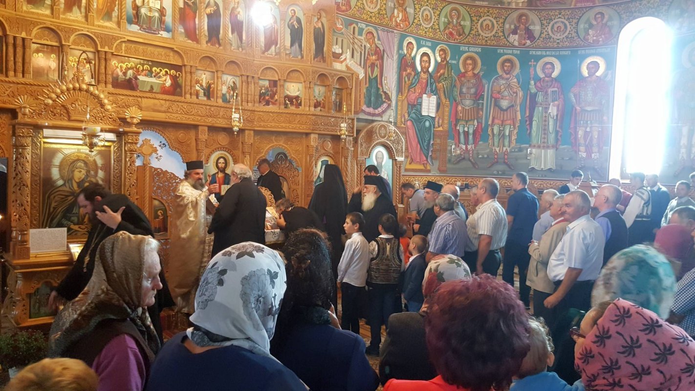 Sfântul Ierarh Varlaam, serbat la Mănăstirea Bodeşti 32743