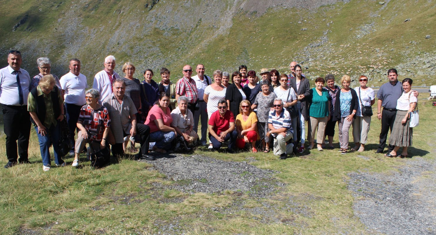 Pelerini clujeni la mănăstiri de la poalele Carpaţilor Meridionali 32722