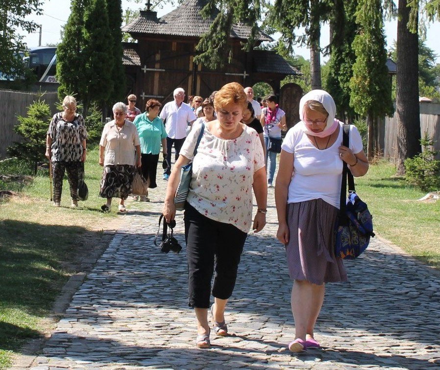 Pelerini clujeni la mănăstiri de la poalele Carpaţilor Meridionali 32723