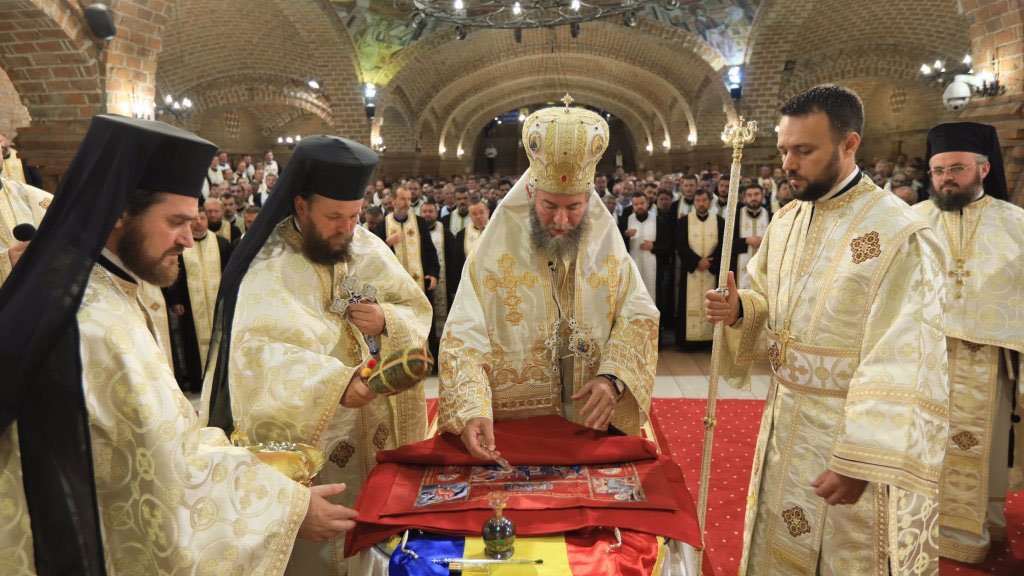 Au fost sfinţite noi antimise în Eparhia Maramureşului şi Sătmarului 32605