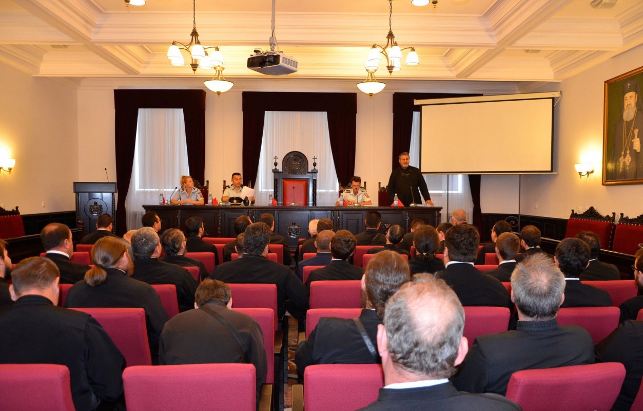 Informare a ISU Hunedoara pentru preoți 32616