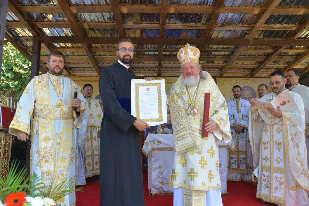 Sfinţirea picturii bisericii Parohiei Vărbilău II 32640