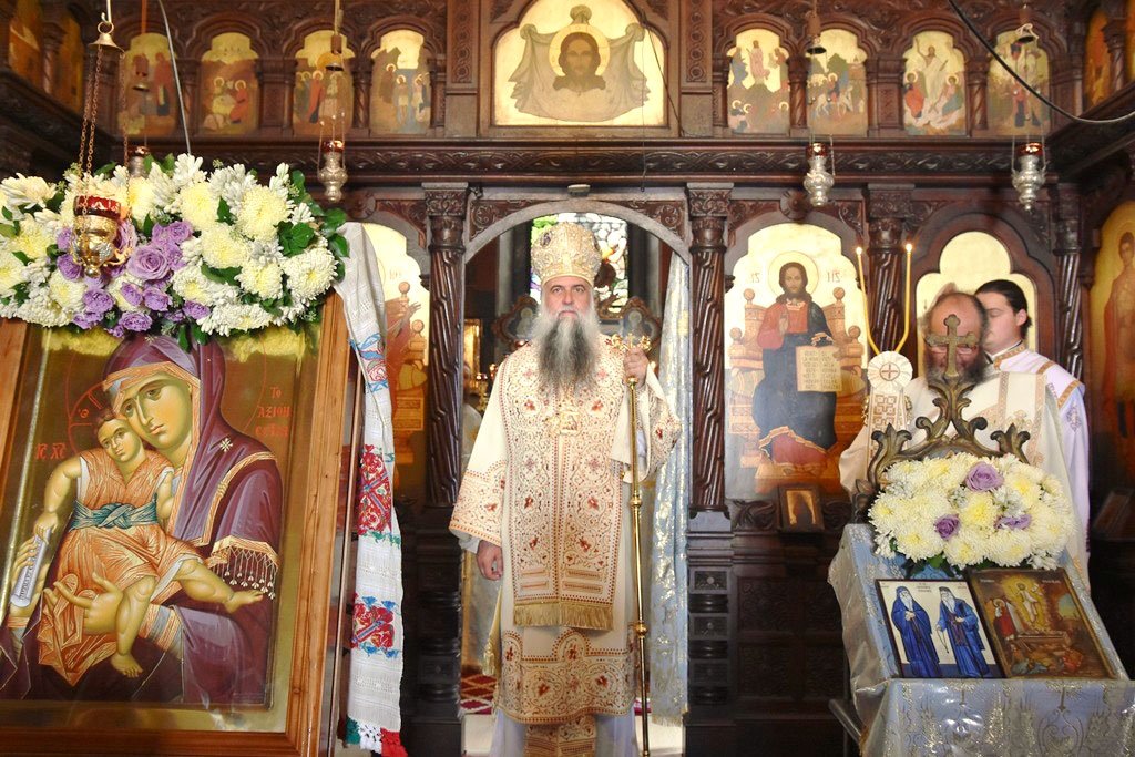 Hramul Sfinţilor Meletie şi Neofit la Mănăstirea Stânişoara 32563