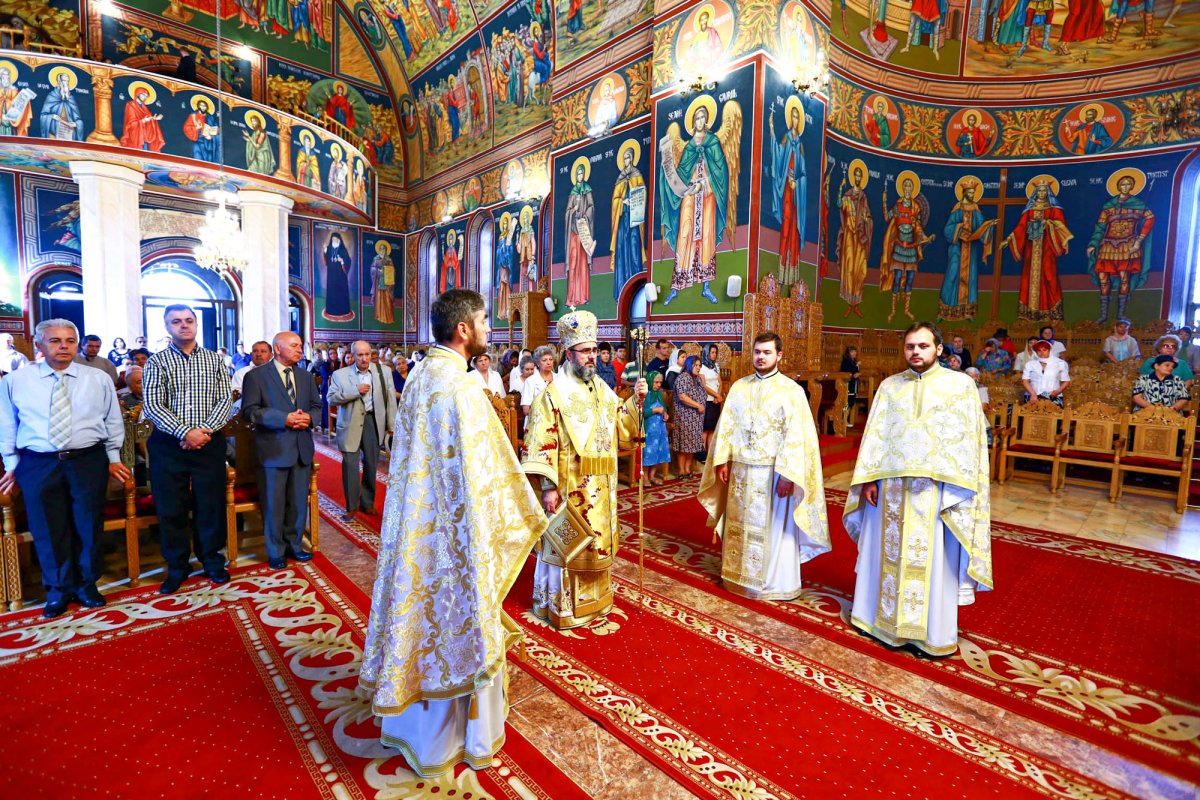 Slujiri arhierești în Muntenia și Dobrogea 32587