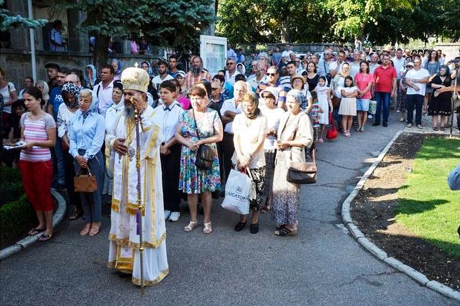Slujiri arhierești în Muntenia și Dobrogea 32588