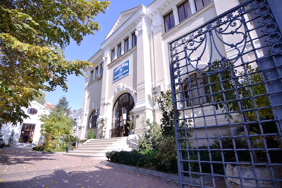 Expoziție de artă plastică la „Aman” 32501