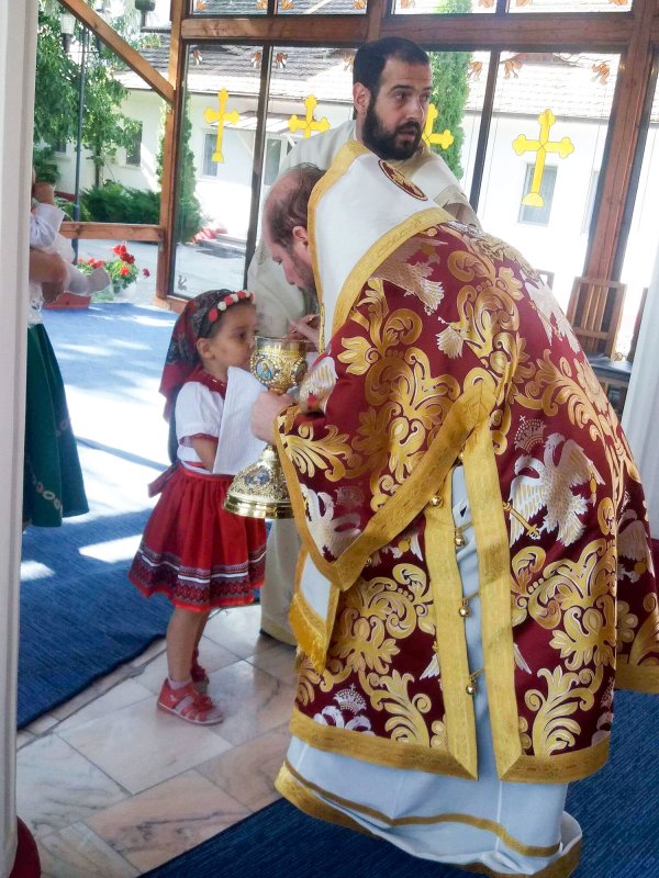 Zile de prăznuire la Mănăstirea Arad-Gai 32503