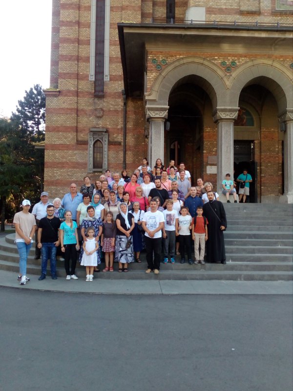 Credincioșii din Aluniș în pelerinaj în Mitropolia Banatului 32474