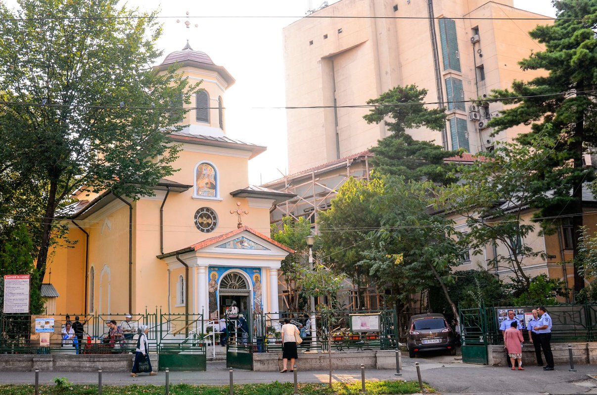 Hramul Parohiei Oborul Vechi din Capitală 32409