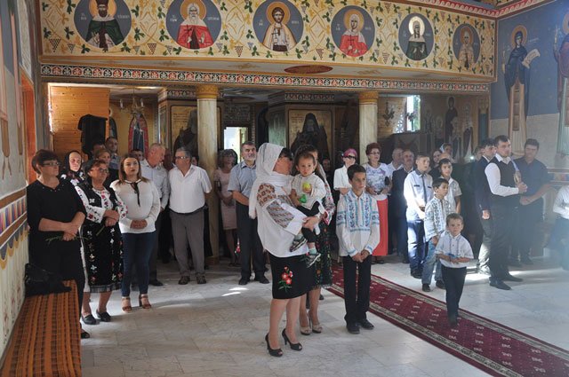 Slujiri arhiereşi la sărbătoarea Naşterii Domnului 32389