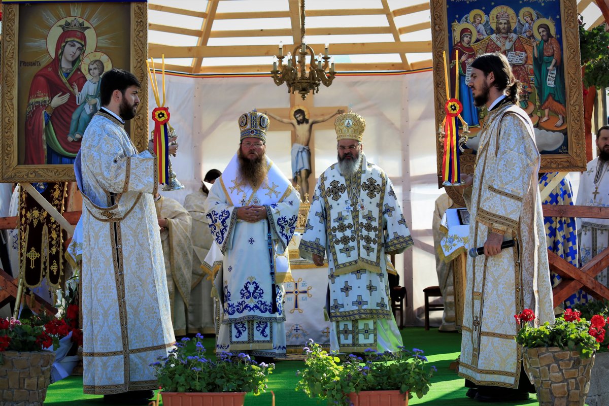 Hramuri în cinstea Maicii Domnului și a Sfinților Părinți Ioachim și Ana 32304