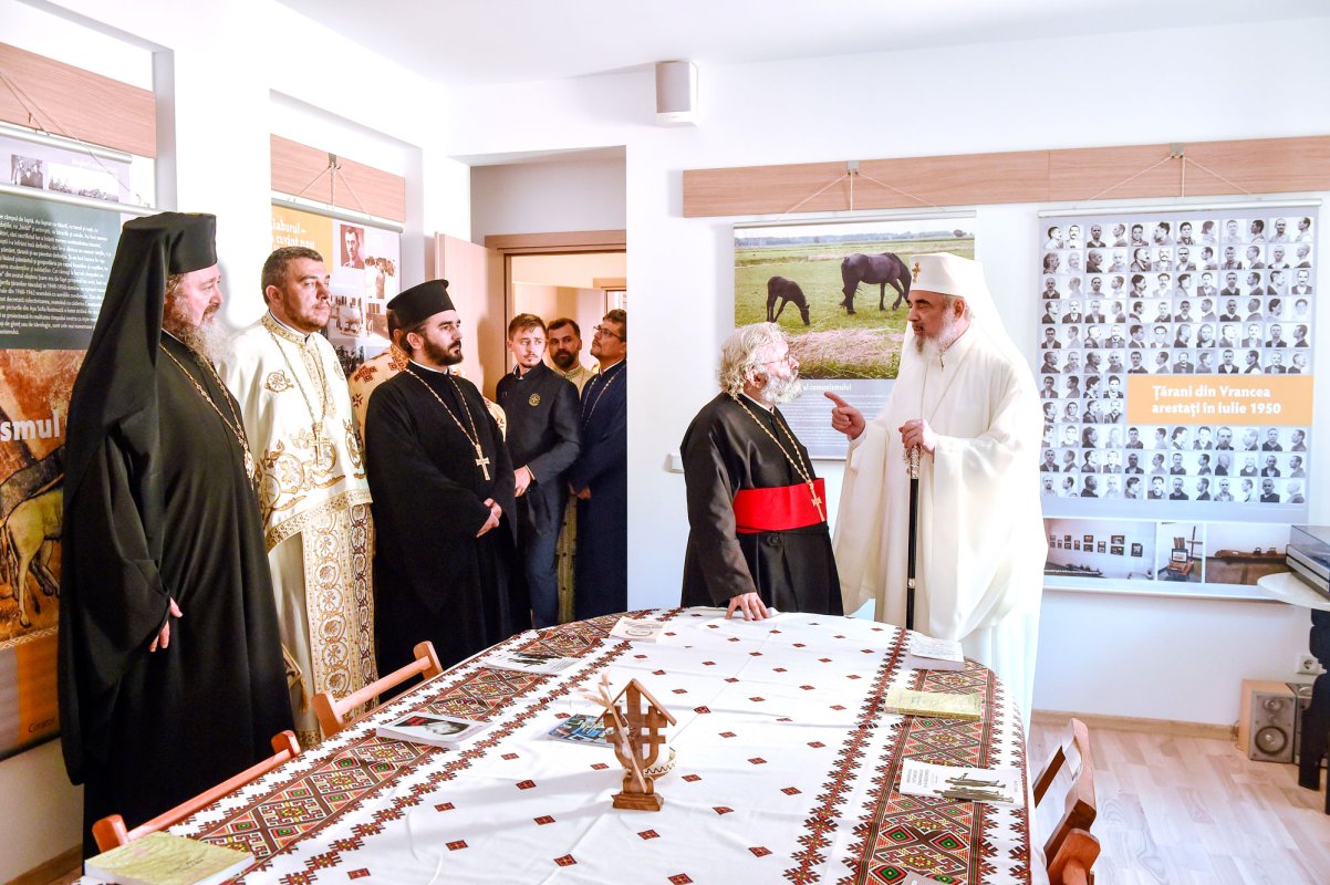 Sfințire și binecuvântare la Parohia Dămăroaia 32255