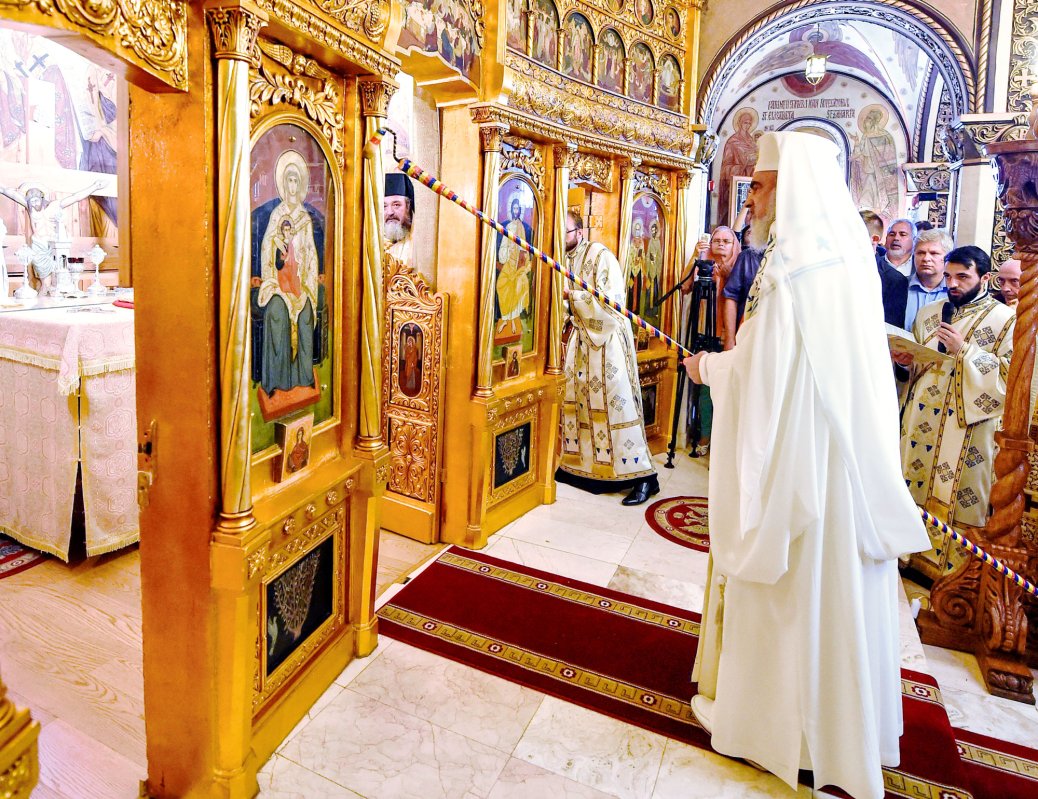 Sfințire și binecuvântare la Parohia Dămăroaia 32258