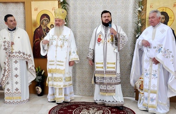 Slujiri arhiereşti în Duminica dinaintea Înălțării Sfintei Cruci 32191