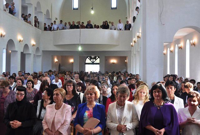 Slujiri arhiereşti în Duminica dinaintea Înălțării Sfintei Cruci 32192