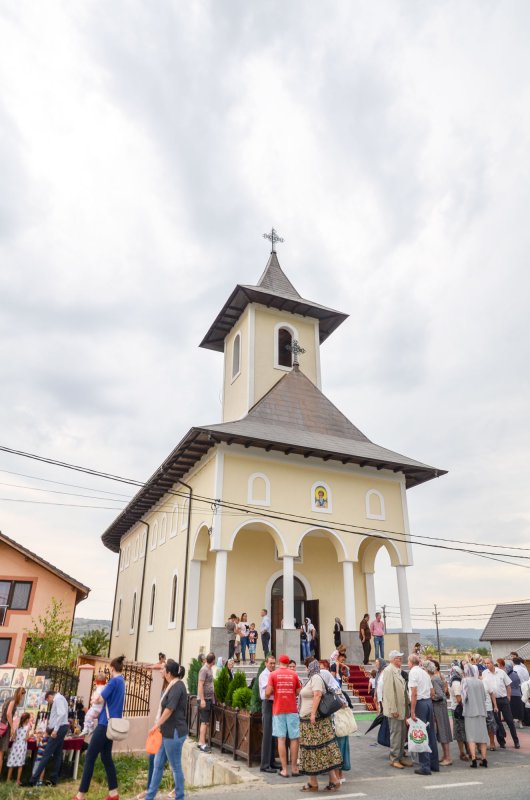 Slujiri arhiereşti în Mitropolia Olteniei 32198