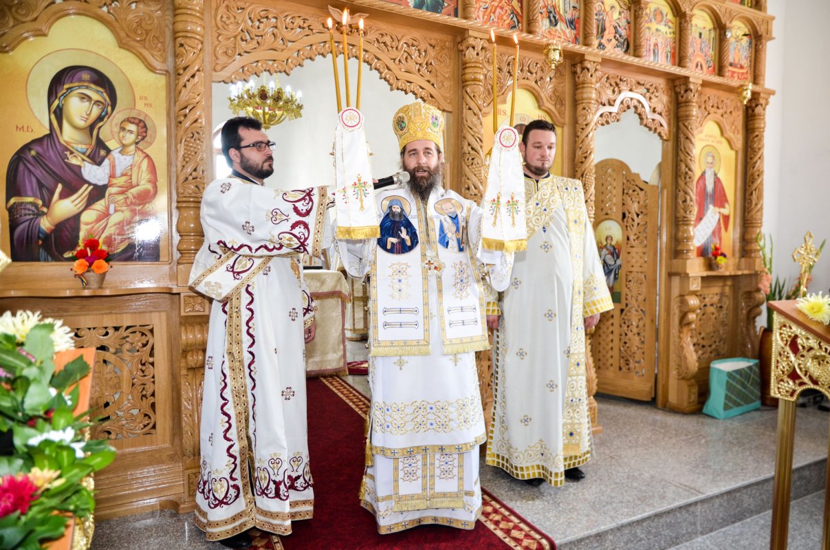 Slujiri arhiereşti în Mitropolia Olteniei 32199