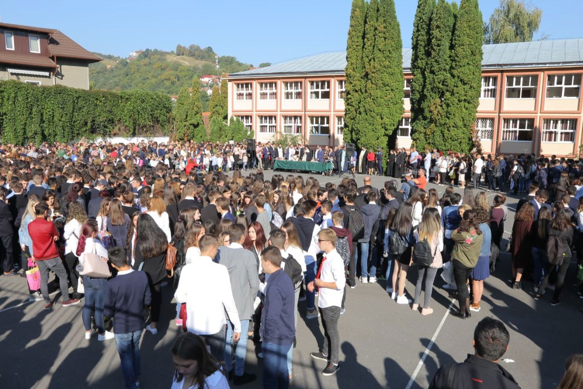 Festivităţi la începerea unui nou an şcolar 32131