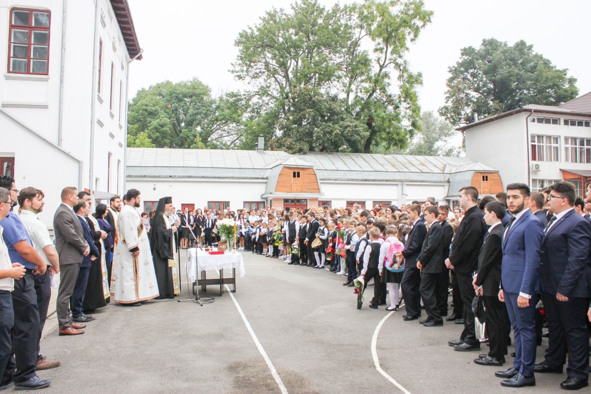 Început de an școlar al seminariștilor din Muntenia 32164