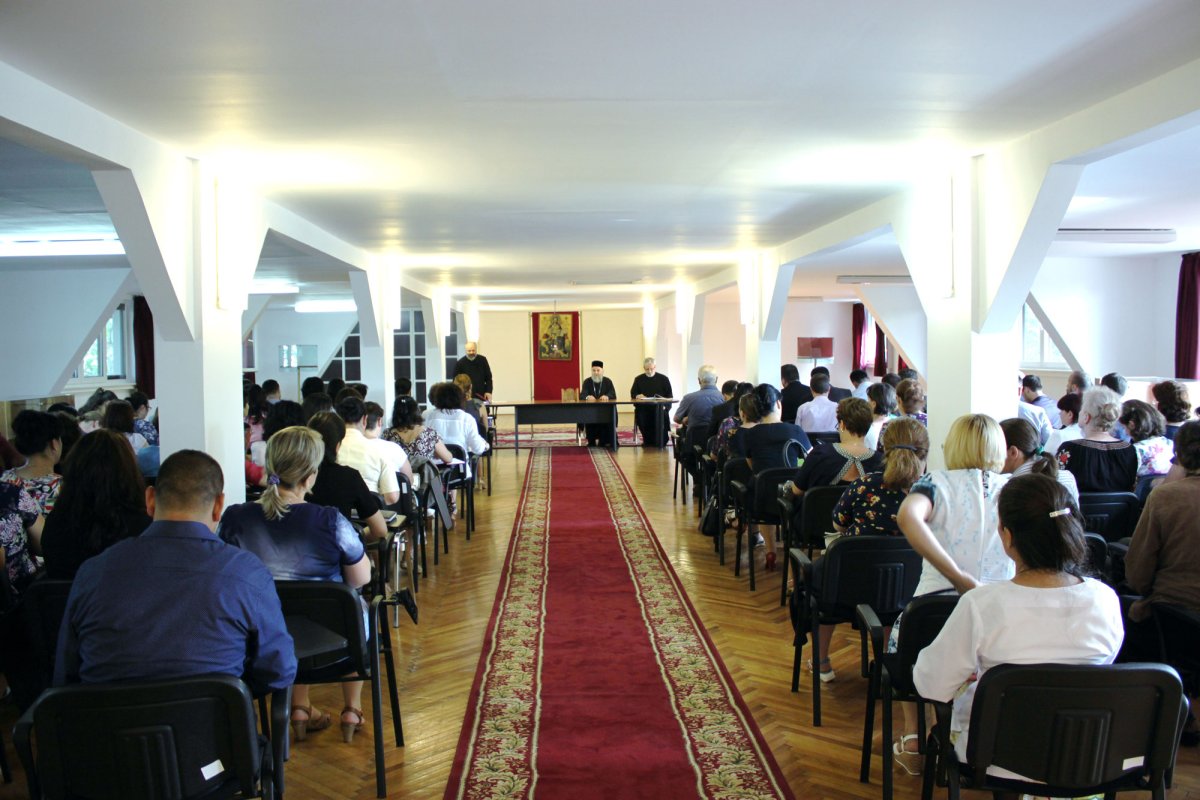 Consfătuirea profesorilor de religie din judeţul Galaţi 32104