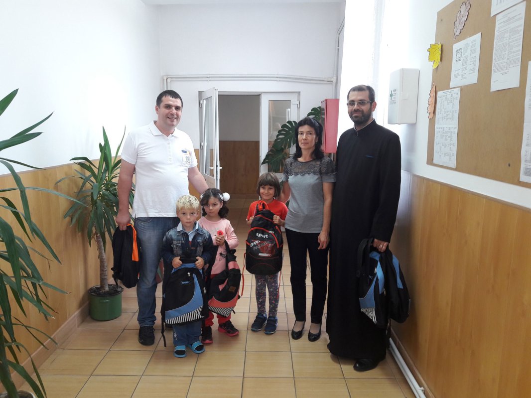 Daruri pentru elevi cu situaţie financiară precară 32108