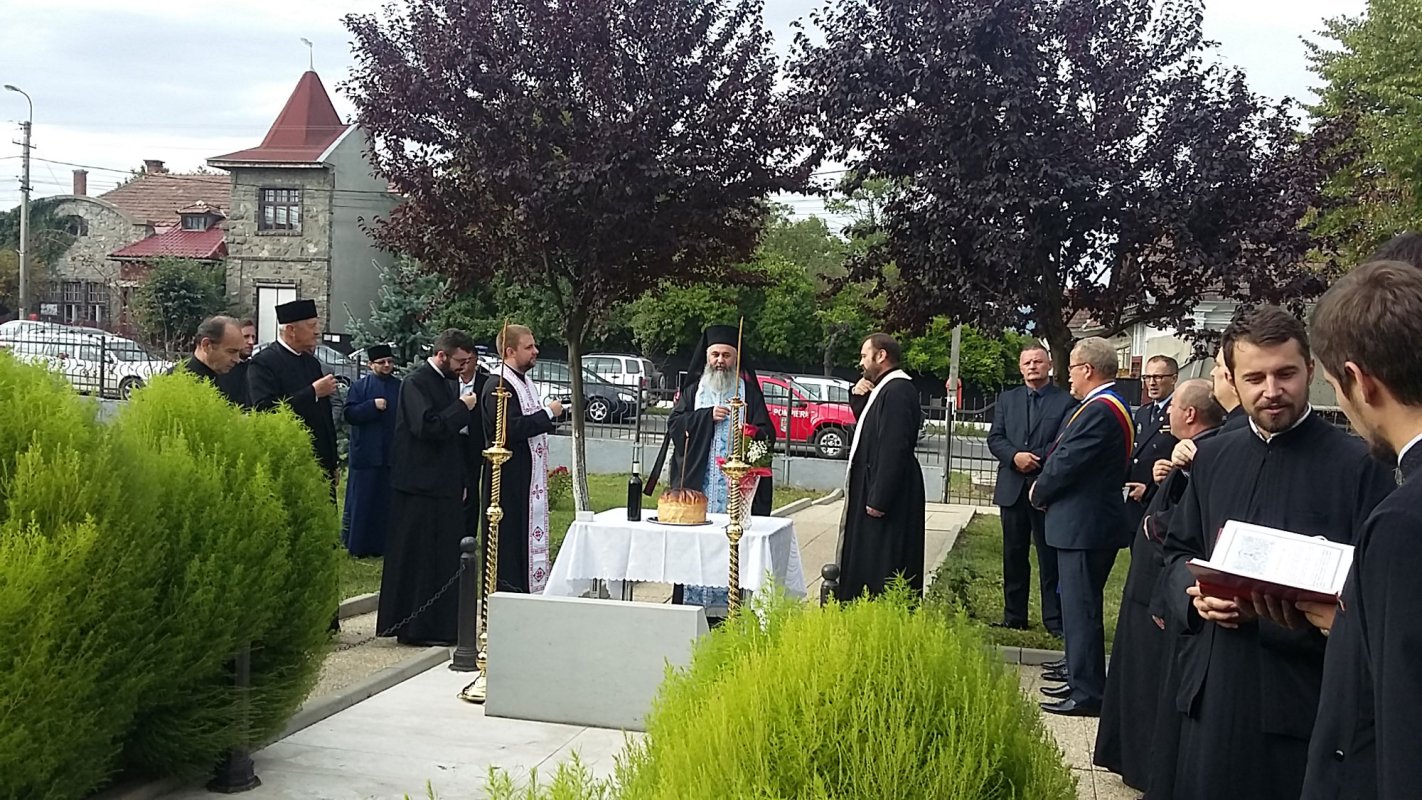 Protopopul martir Aurel Munteanu, comemorat la Huedin 32058