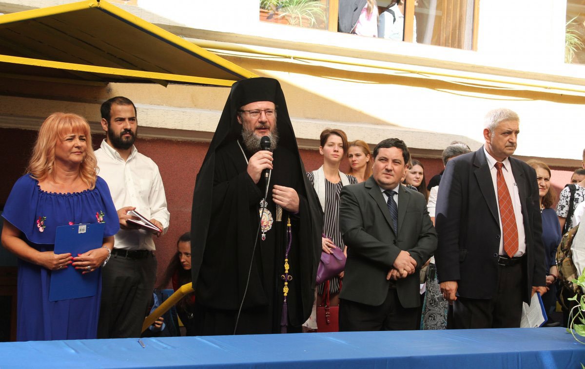 PS Părinte Emilian Crişanul la deschiderea anului şcolar la Colegiul Economic din Arad 32092