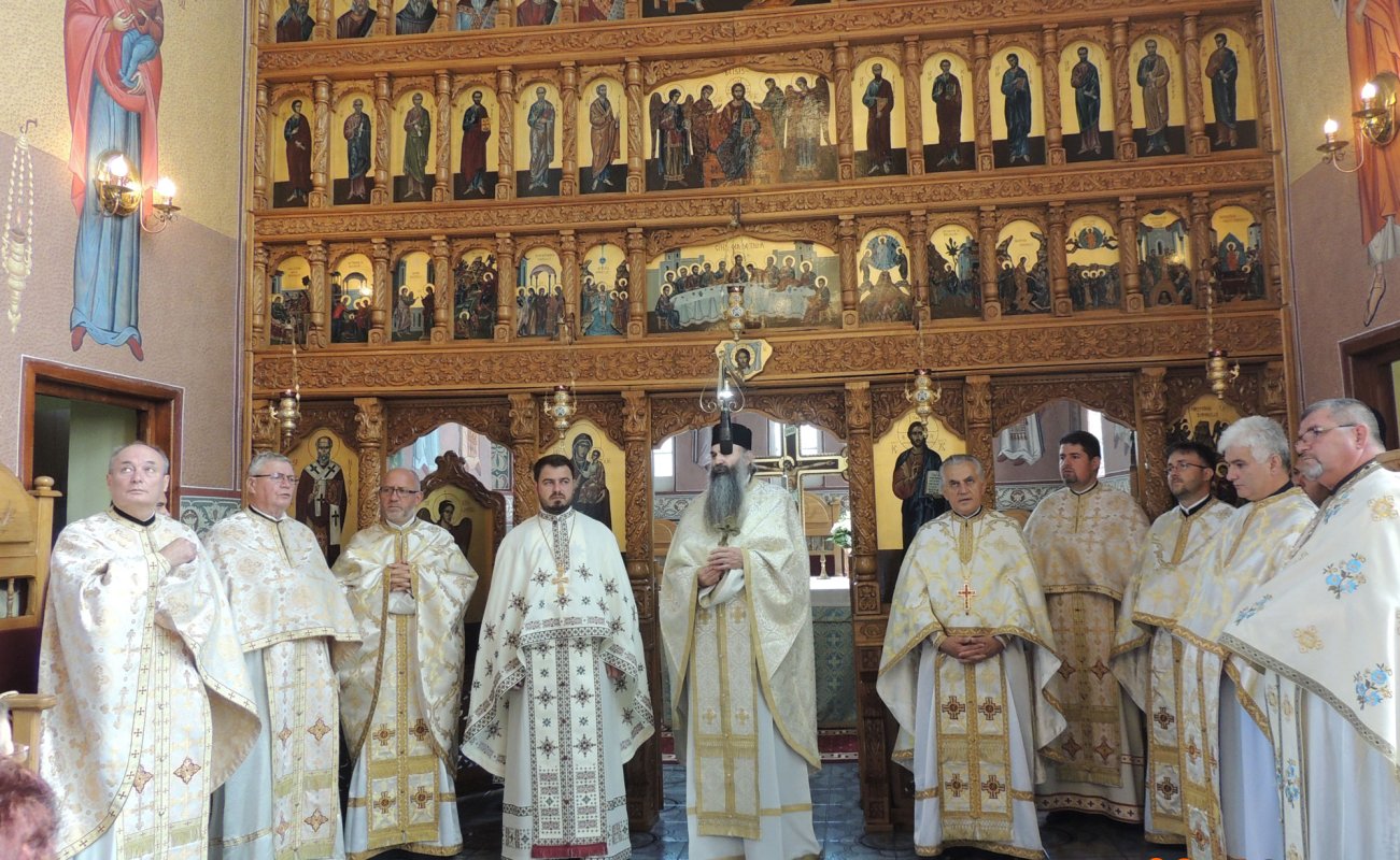 Sărbătoarea parohiei clujene „Naşterea Domnului” 32064