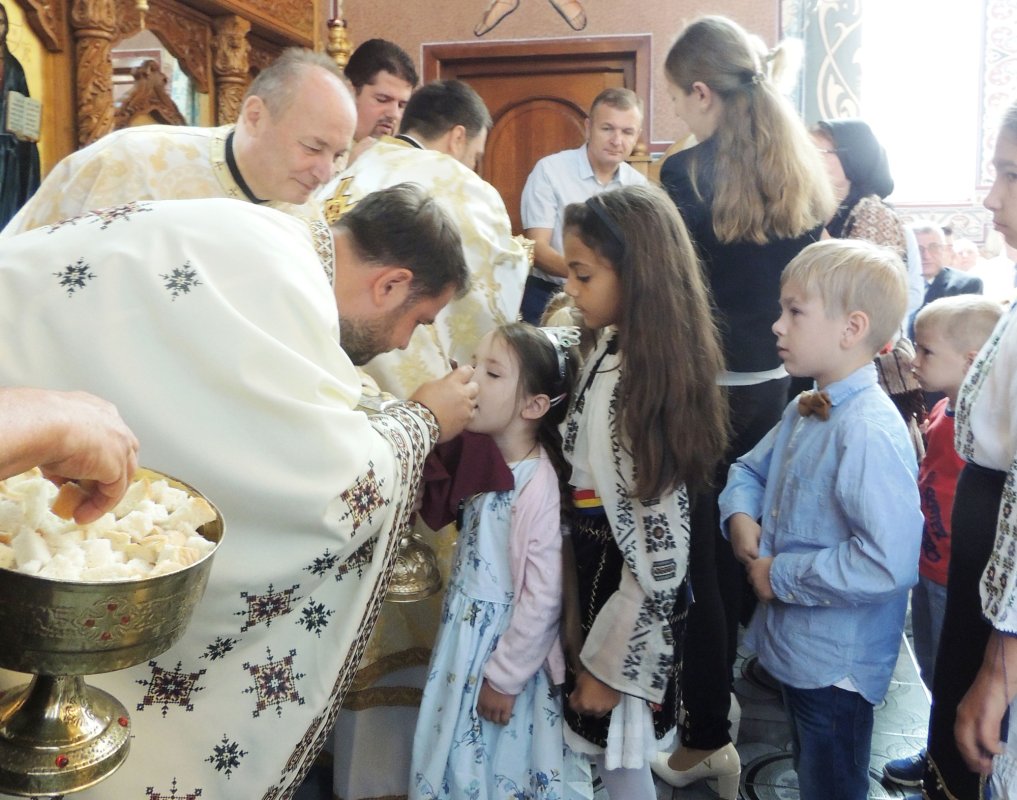 Sărbătoarea parohiei clujene „Naşterea Domnului” 32067