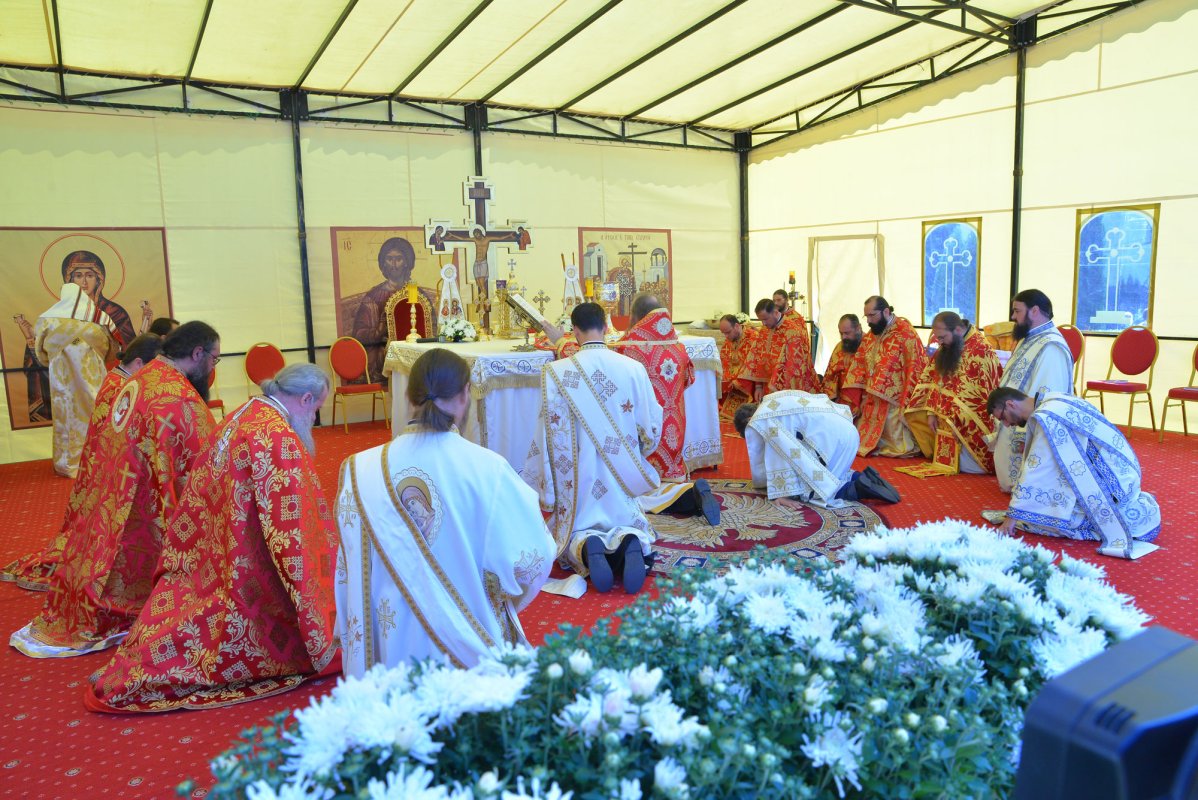 Hramul Mănăstirii Caraiman din Buşteni 32024