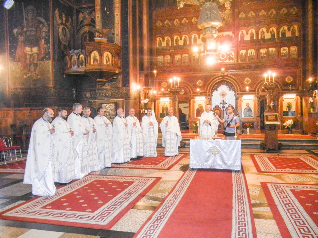 Moment festiv la Catedrala „Maica Precista”-Dudu 31993