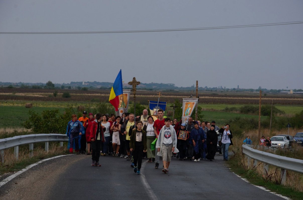 Pelerini către casa Sfântului Ierarh Iosif 31997