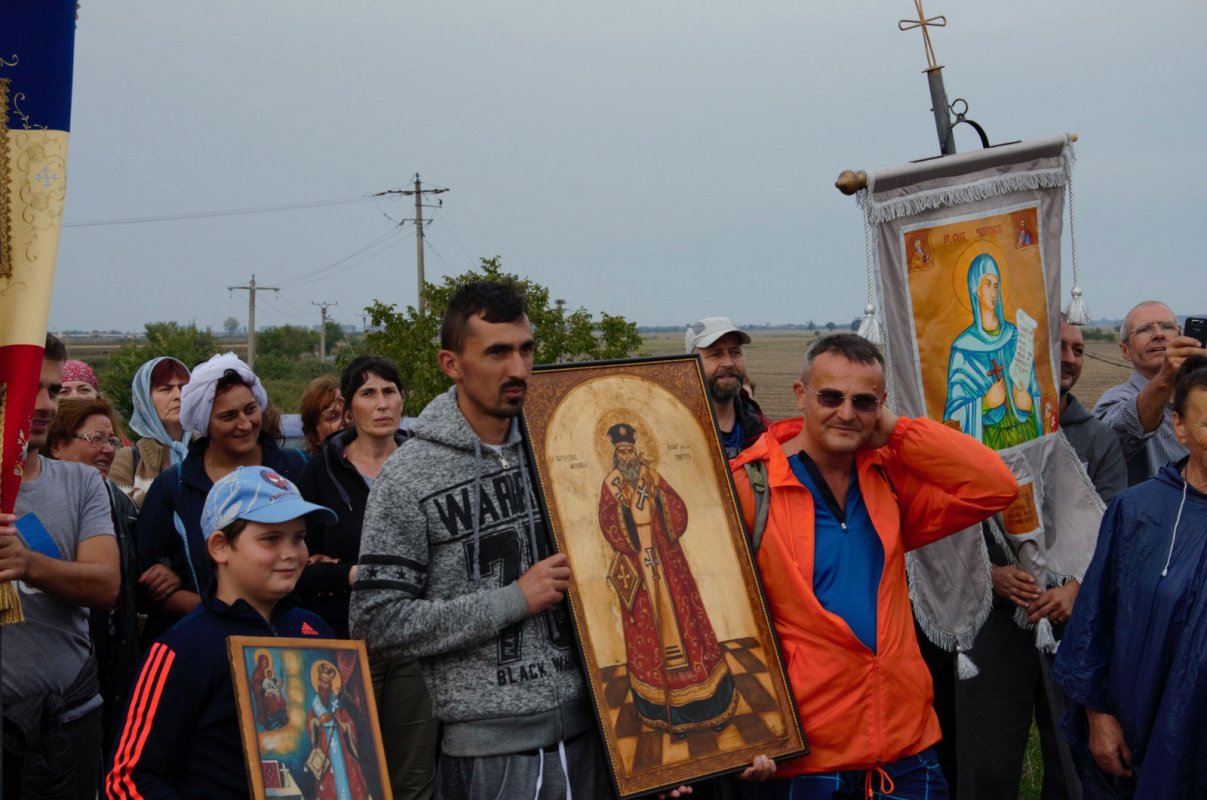 Pelerini către casa Sfântului Ierarh Iosif 31999