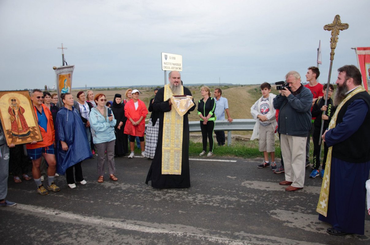Pelerini către casa Sfântului Ierarh Iosif 32000