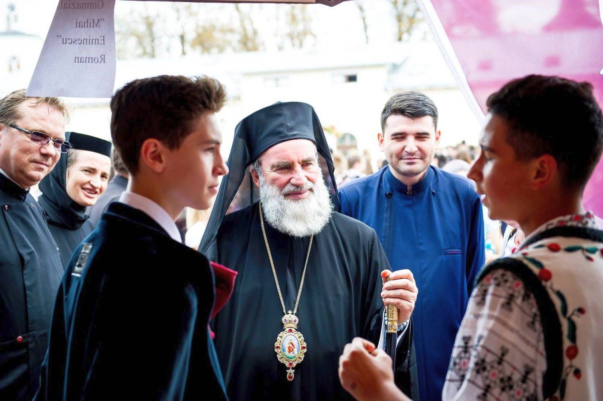 Sprijin pentru copiii săraci din Eparhia Romanului şi Bacăului 31973