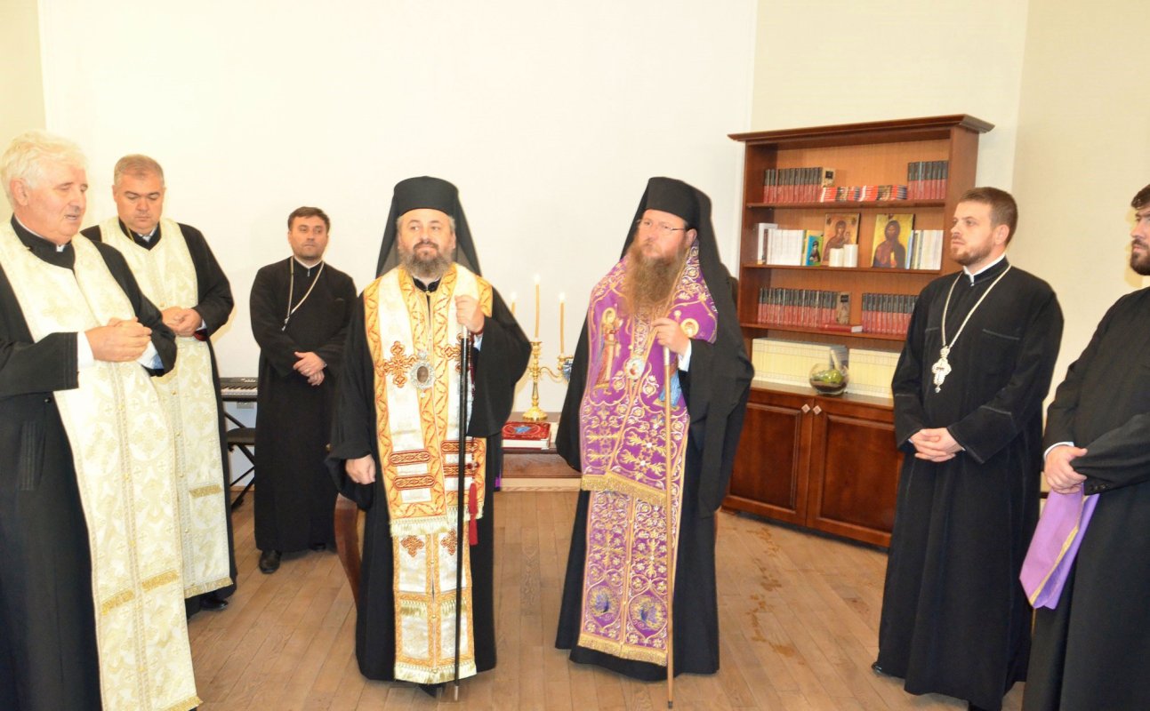 Sfințirea noului Centru de Tineret „OrthoCaffè” din Hațeg 31867