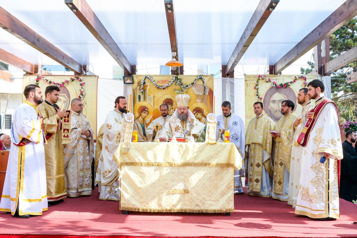 Biserica „Sfânta Sofia”-Floreasca a fost târnosită 31813