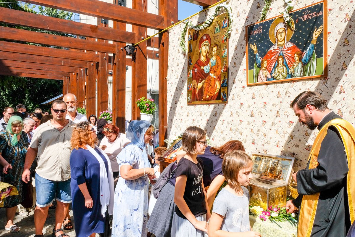 Biserica „Sfânta Sofia”-Floreasca a fost târnosită 31818