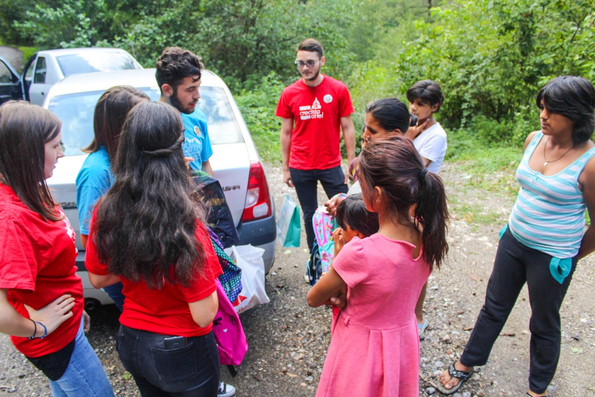 Campania umanitară „Ghiozdanul cu bucurii” readuce zâmbete 31796