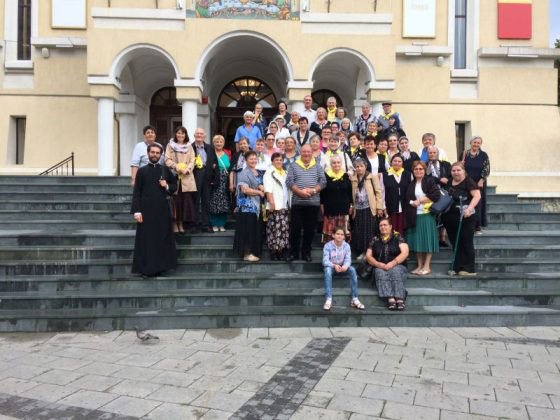 Credincioși din Cisnădie, județul Sibiu, pelerini în Banat și Moldova 31781