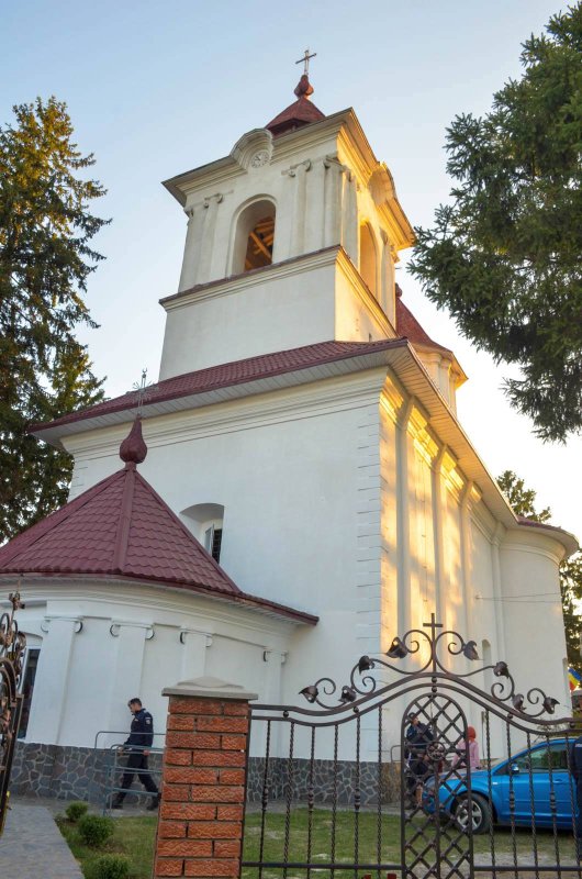 Resfinţire de biserică la Corni 31770